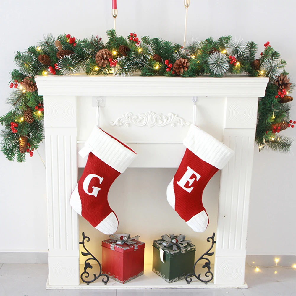 Christmas Pinecone & Red Berries Wreath Garland